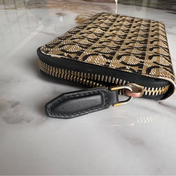 Salvatore Ferragamo Gancini canvas zip long wallet - Picture 5 of 8